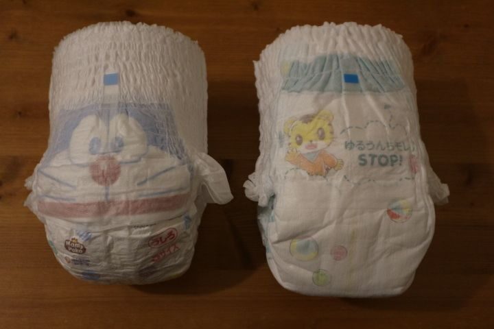 マミーポコおむつ(ドラえもん)とパンパース(しまじろう)おむつの比較 裏側